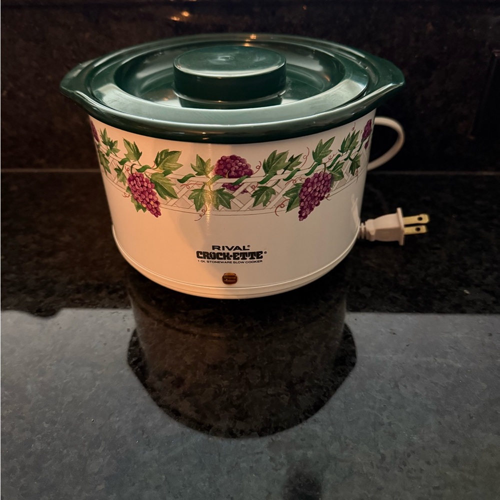 Rival Vintage 1 quart Grapevine Crock-ette Stoneware Slow Cooker mini crock pot